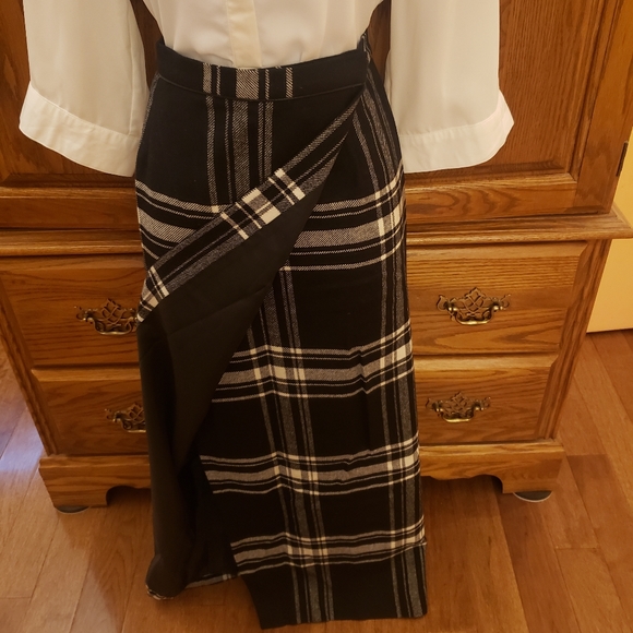 Liz Claiborne Wrap Around Maxi Skirt! - Picture 1 of 13